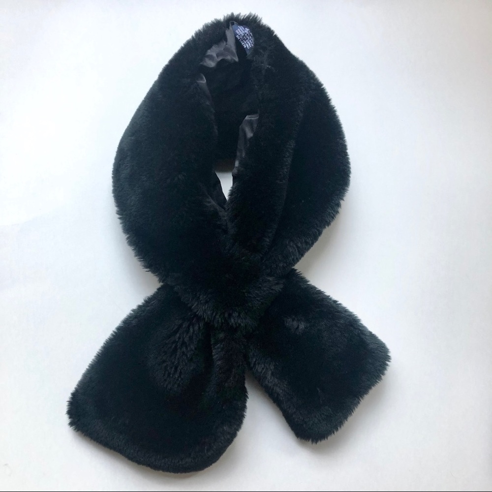 Limited Matching Scarf and Mitten Set